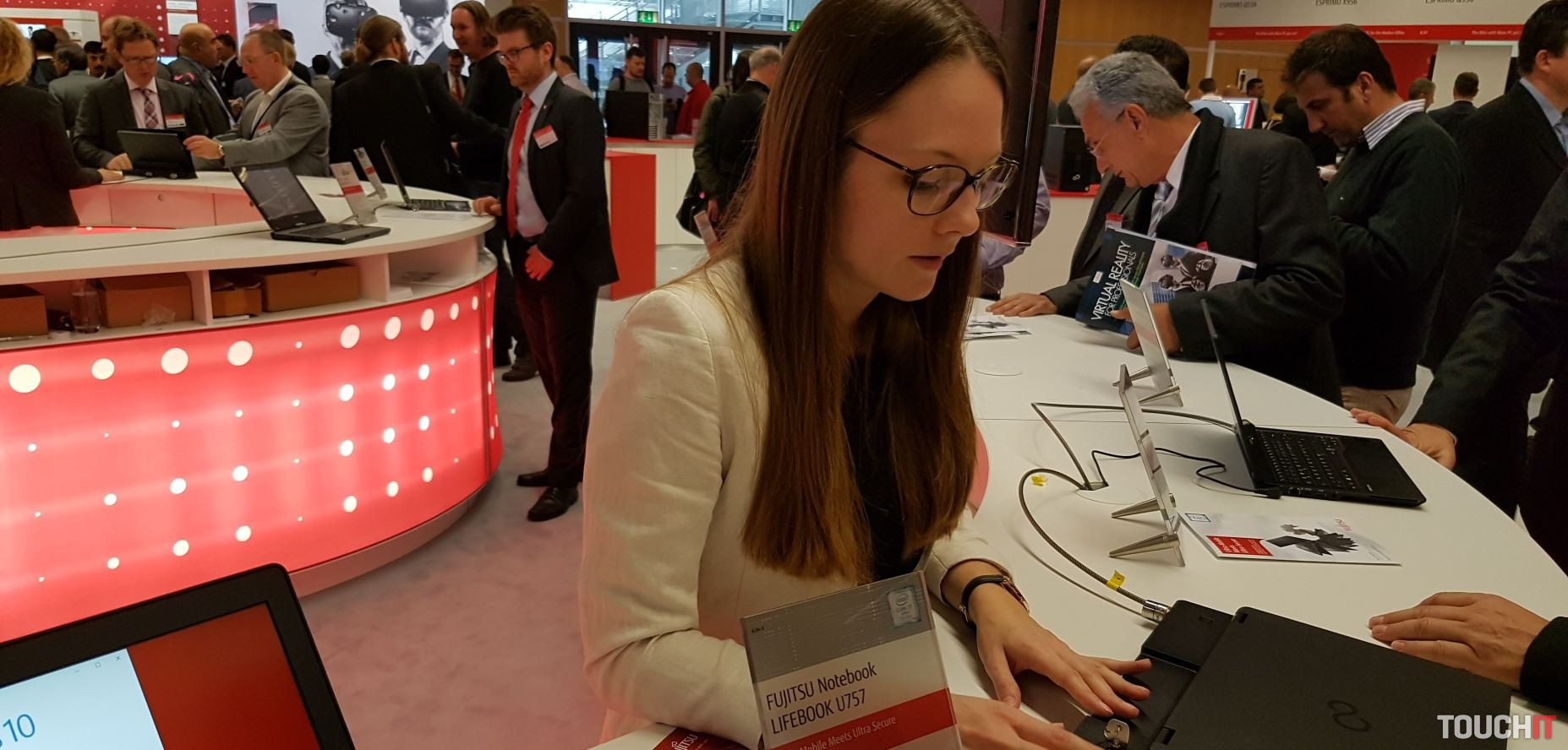 VIDEO TOUCHIT: Nové notebooky od Fujitsu