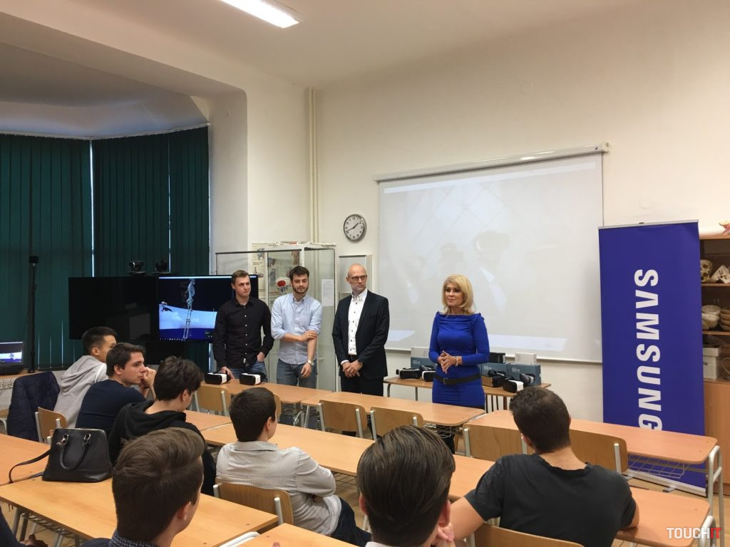 Na Lekárskej fakulte UK v Bratislave dnes otvorili VR učebňu za účasti zástupcov spoločností Samsung a Virtual Medicine