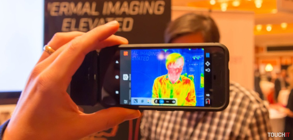 VIDEO TOUCHIT: FLIR má 3. verziu termokamery ONE, ukázal ju na CES 2017