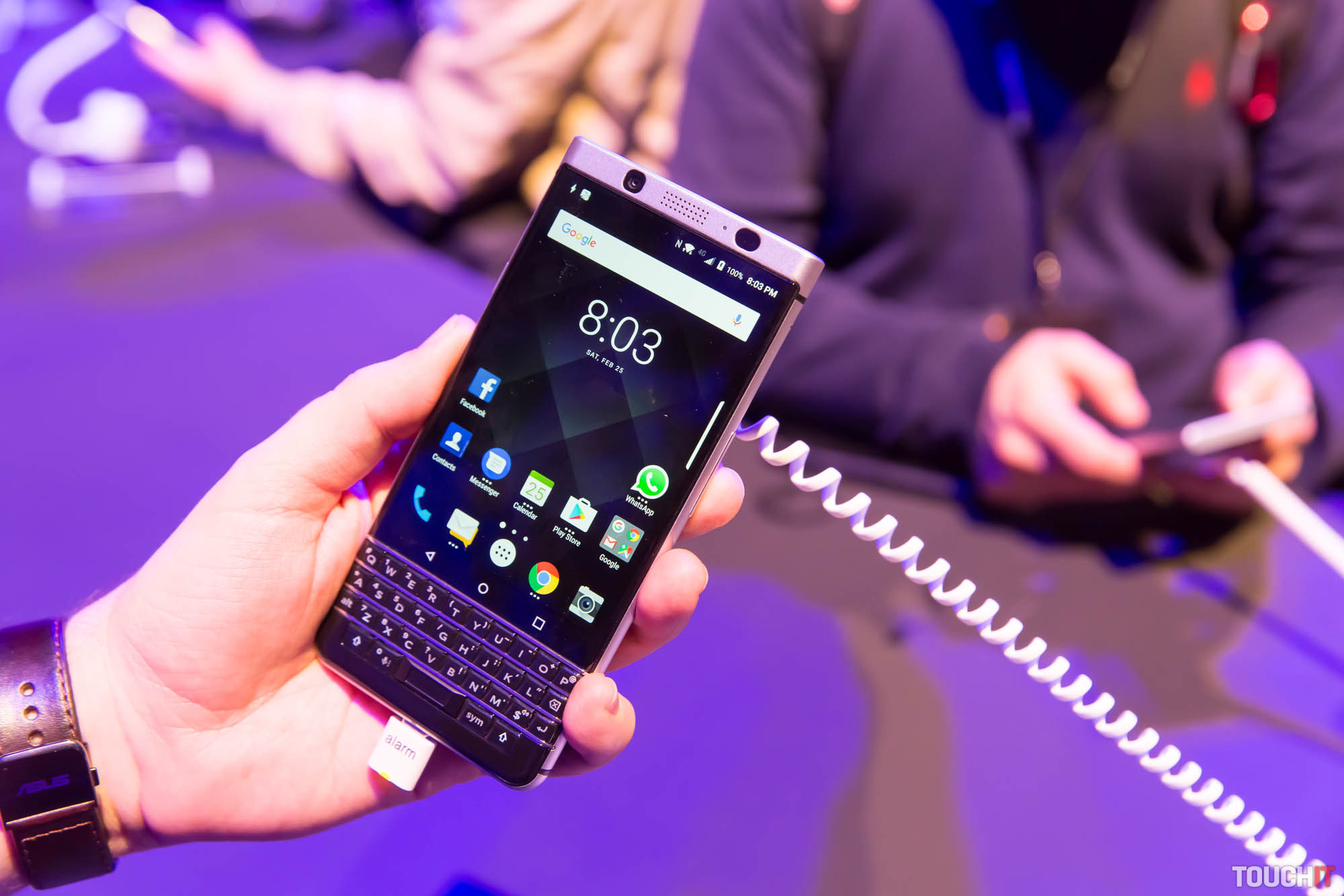 VIDEO TOUCHIT: MWC – BlackBerry KeyOne je smartfón s ozajstnou klávesnicou