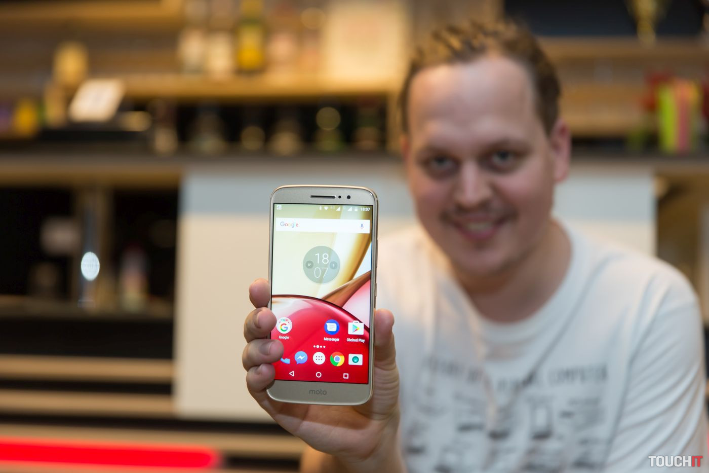Recenzia Lenovo Moto M: Prémiový zovňajšok na prvom mieste