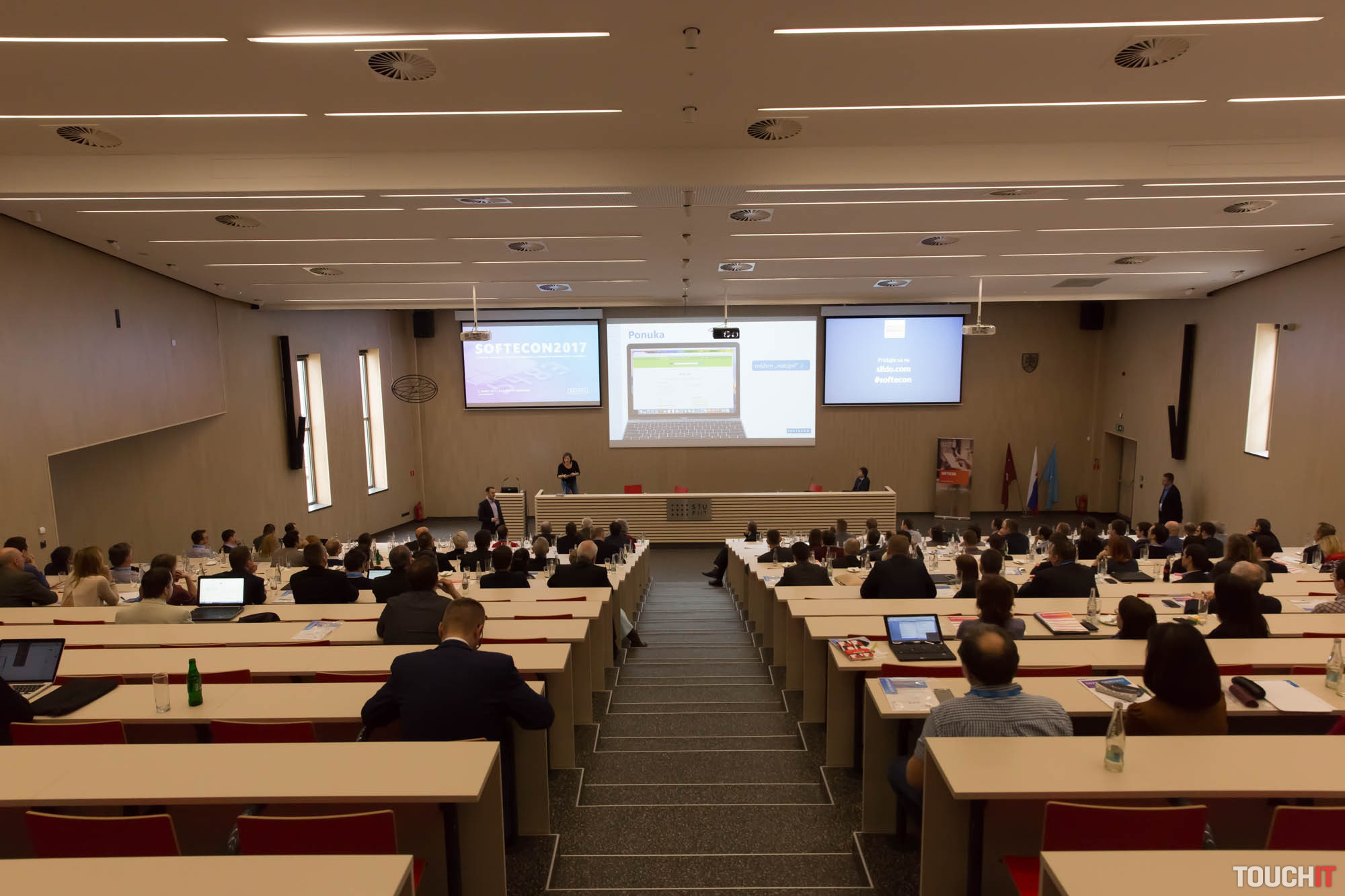 Boli sme na konferencii SOFTECON 2017. Hovorilo sa aj o bankách