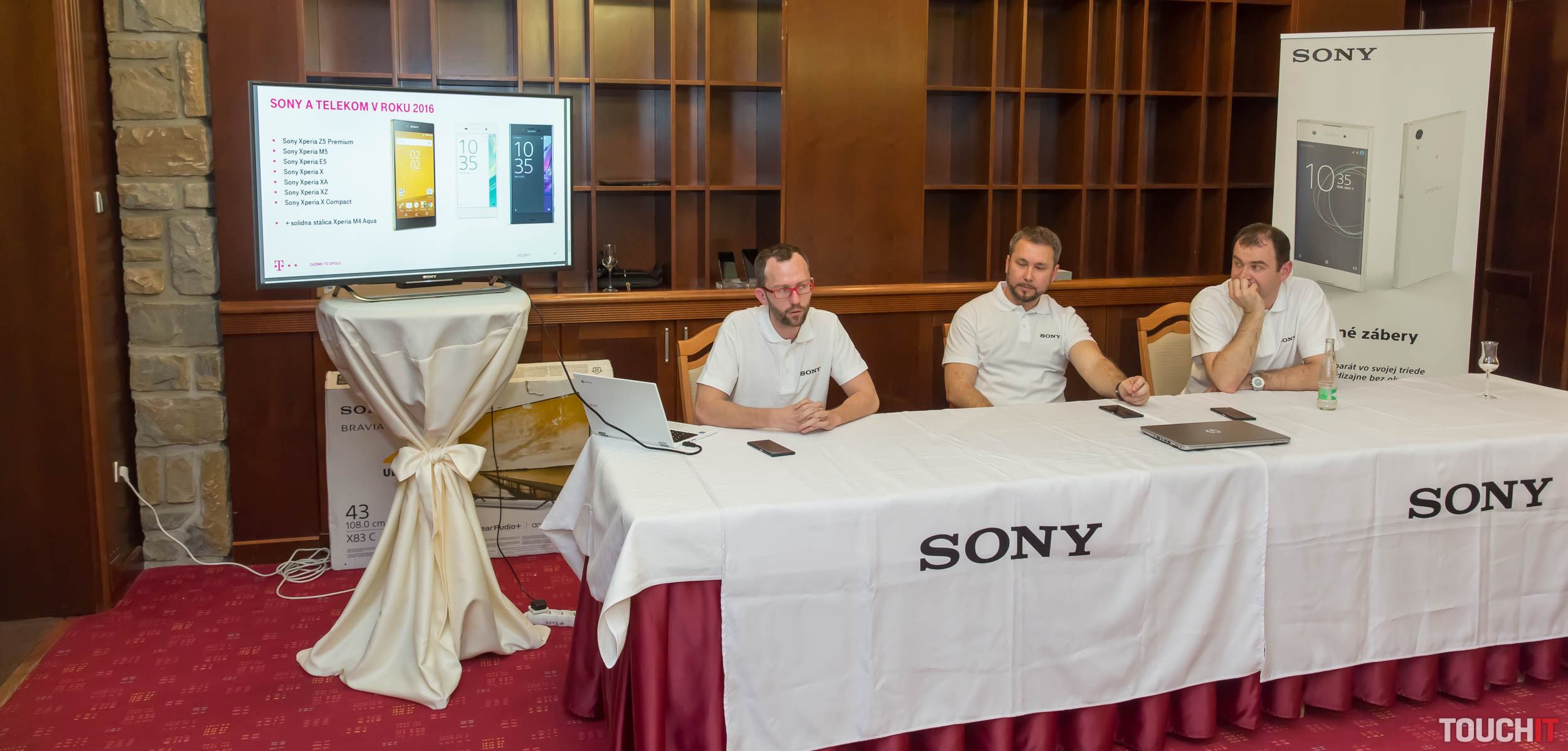 VIDEO TOUCHIT: Poznáme najpredávanejšie telefóny v Telekome za rok 2016. Pozrite si, aké telefóny predáva Telekom za 1 Euro (Doplné o video)