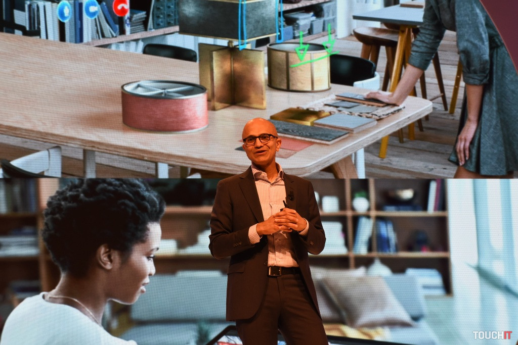 Budúcnosť podľa šéfa Microsoftu: Rozšírená realita a umelá inteligencia