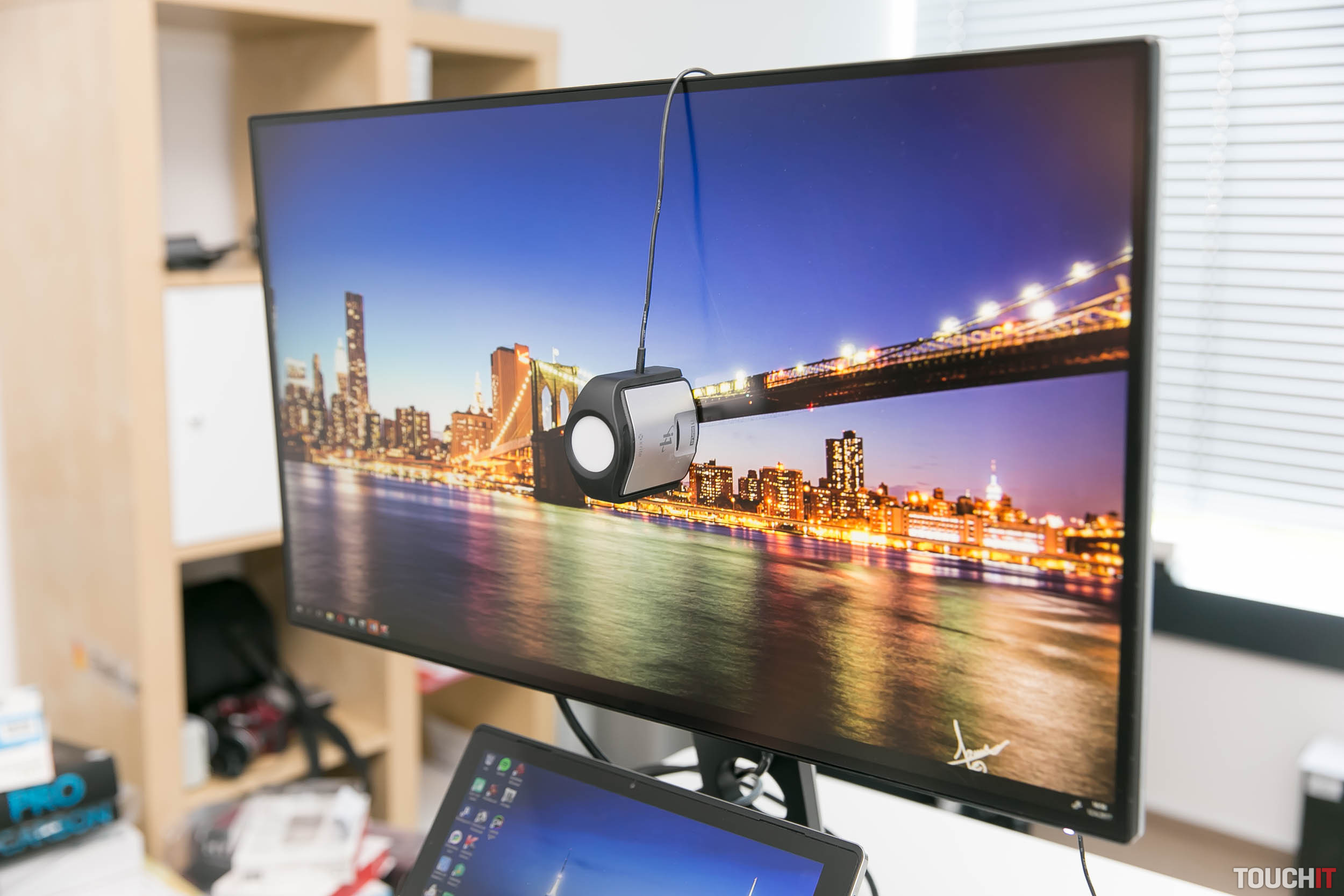 Recenzia BenQ PD2710QC: Monitor pre profesionálov s plnohodnotnou USB-C dokovacou stanicou