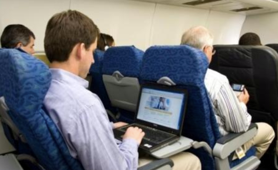 EgyptAir je najväčšou leteckou spoločnosťou s udelenou výnimkou na používanie elektronických zariadení pri letoch do USA