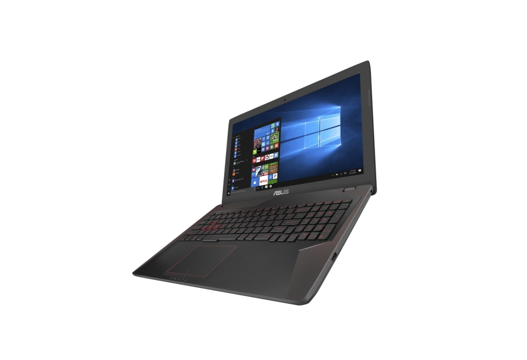 Recenzia ASUS FX553: Herný notebook s konzervatívnym dizajnom