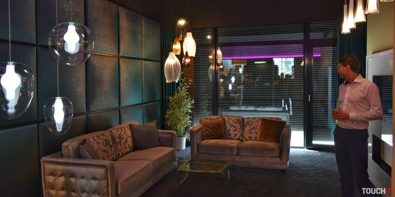 VIDEO: Domotron ukázal, ako sa dá ovládať inteligentná domácnosť hlasom v slovenčine. Slovensko bude reprezentovať na konferencii WebSummit