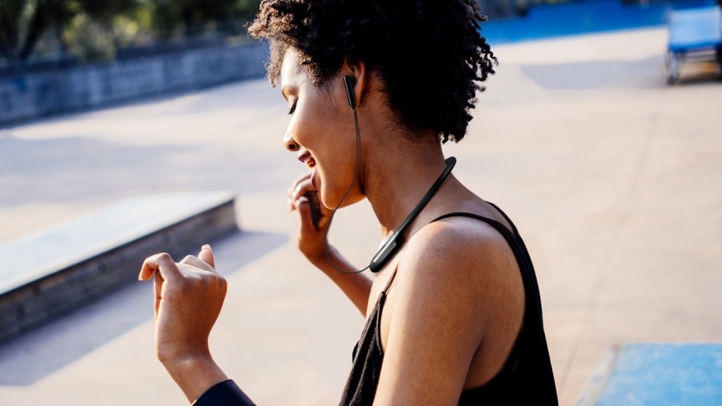 Slúchadlá do kancelárie aj posilňovne: Samsung U Flex