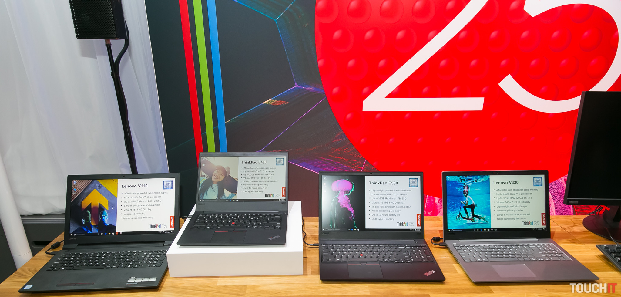 VIDEO TOUCHIT: ThinkPad oslavuje 25 rokov. Pozrite sa na najnovšie notebooky z tejto rady