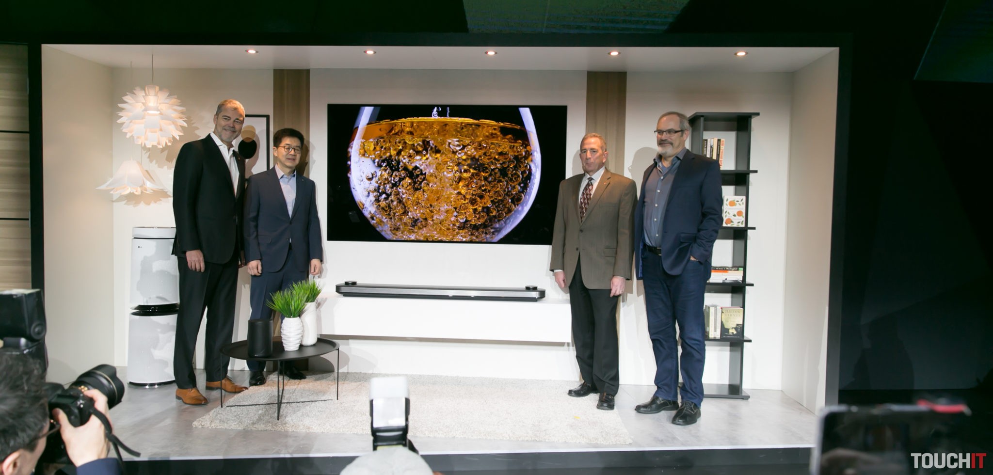 LG ako prvé predstavilo v predpremiére televízory z výstavy CES 2019