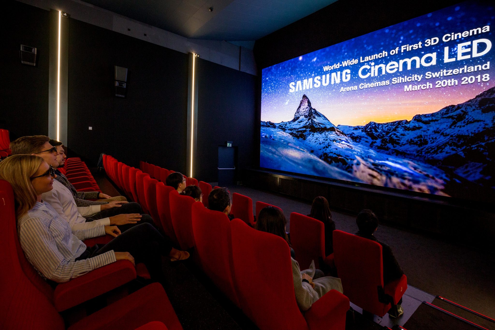 [Obrázek: Samsung-3D-Cinema-LED_3_nowat.jpg]
