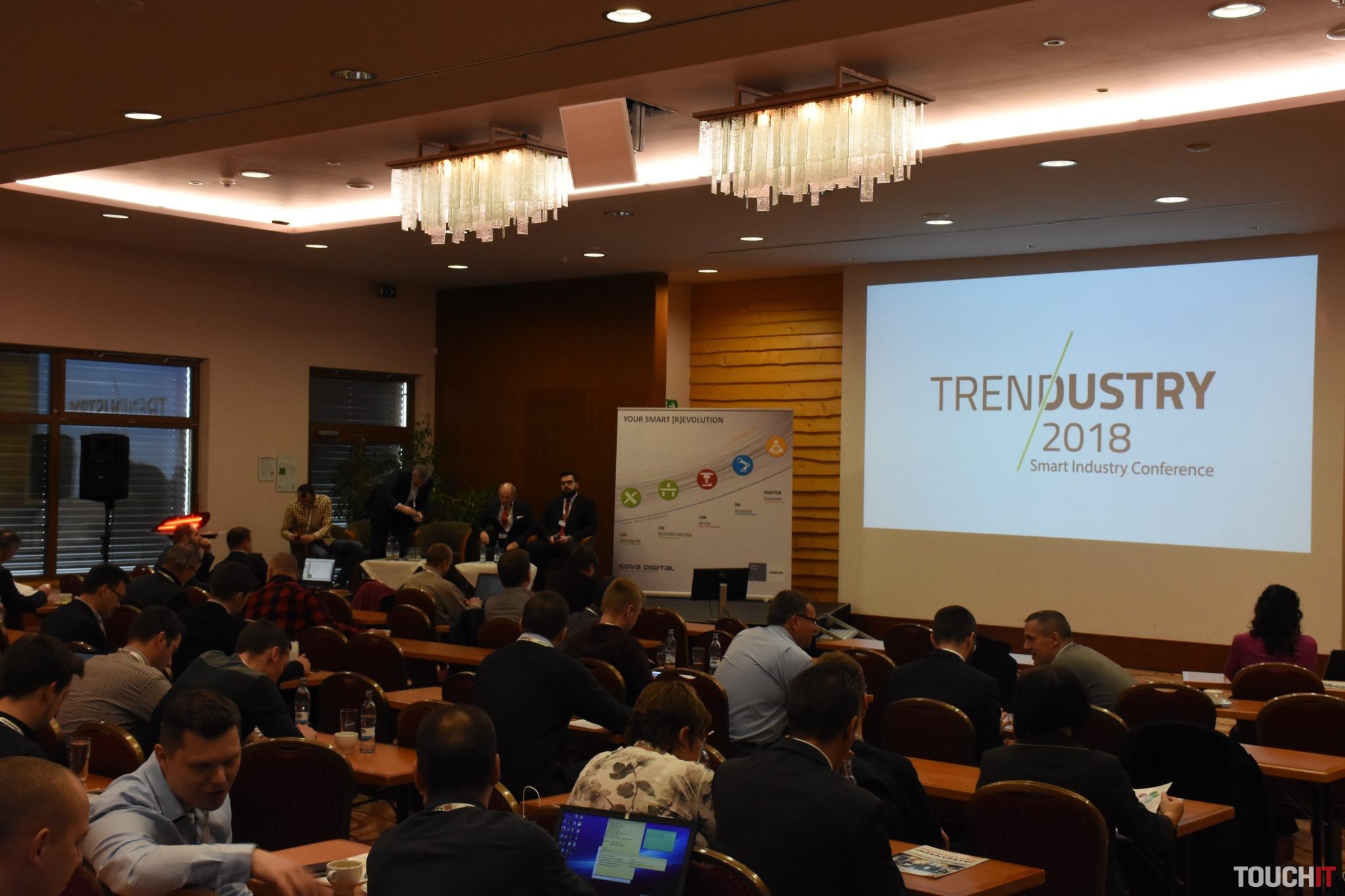 Trendustry 2018: Ako efektívne zvládnuť 4. priemyselnú revolúciu? Nahradia ľudí roboty a automatizované linky?