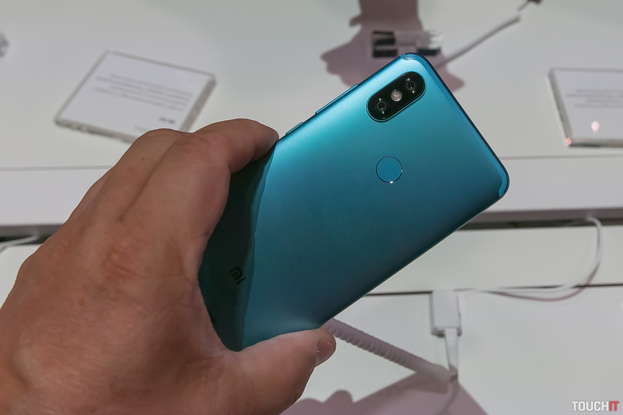 Čo reálne prináša Xiaomi Mi A2? (video)