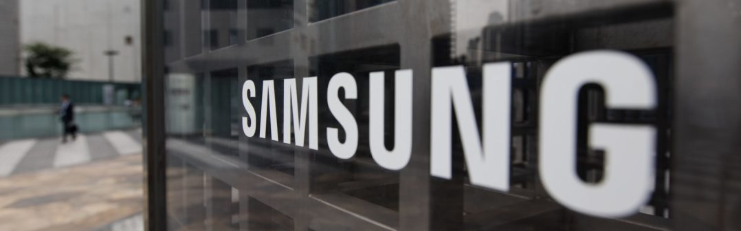 The Samsung Electronics Co. logo is displayed at the company's Seocho office building in Seoul, South Korea, on Friday, Aug. 25, 2017. The stakes are high for Samsung's rollout of the Note 8 smartphone, after the previous model's exploding battery fiasco last year. Photographer: SeongJoon Cho/Bloomberg via Getty Images
