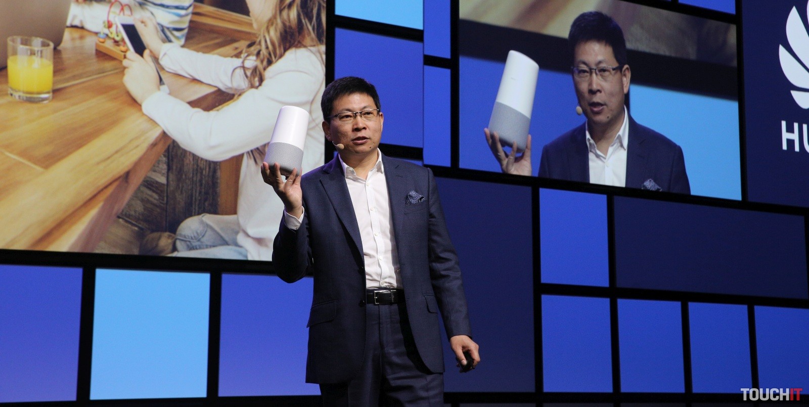 Huawei AI Cube je inteligentný reproduktor so 4G routerom