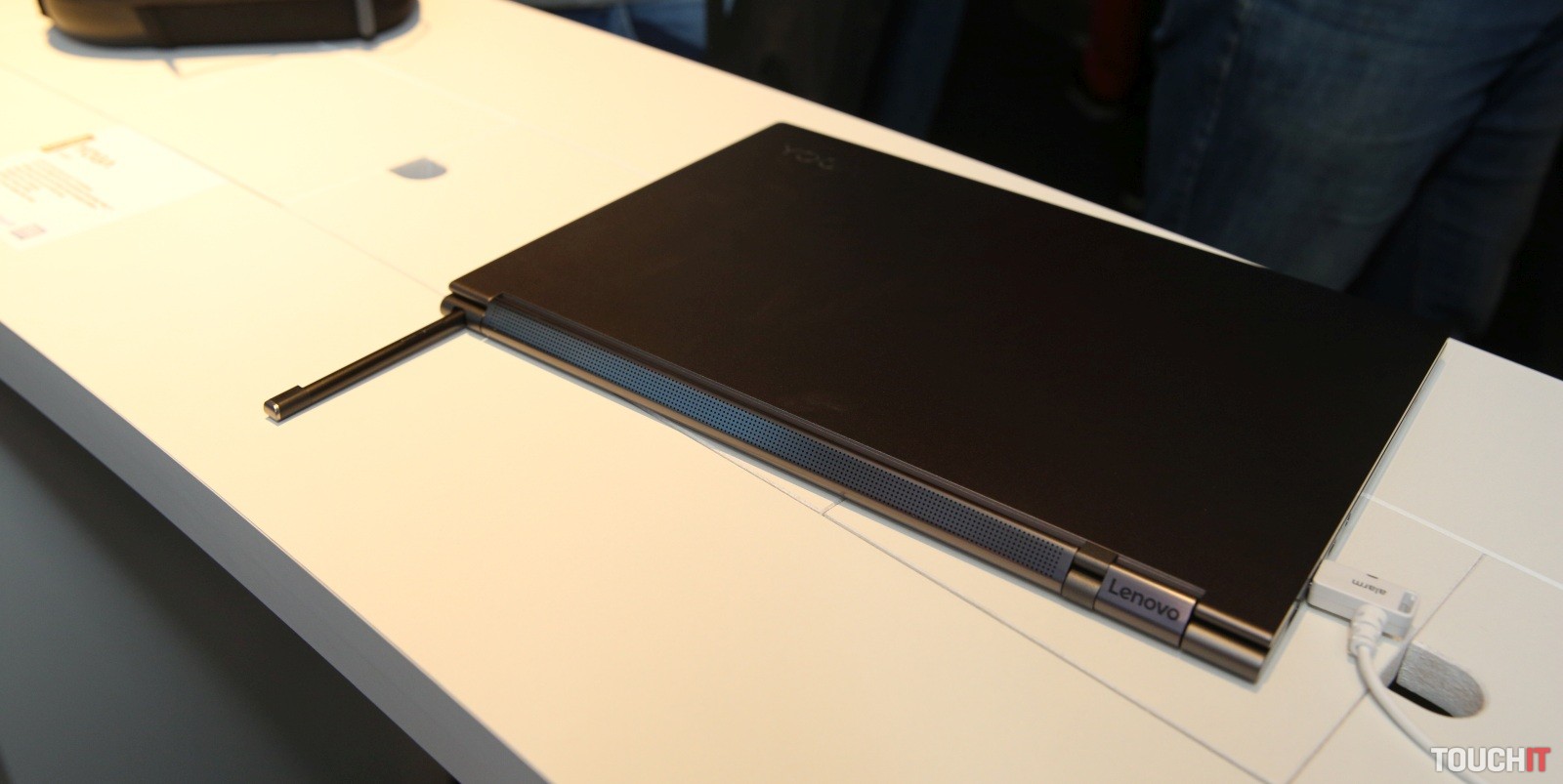 Lenovo Yoga C930: Čaro spočíva v detailoch