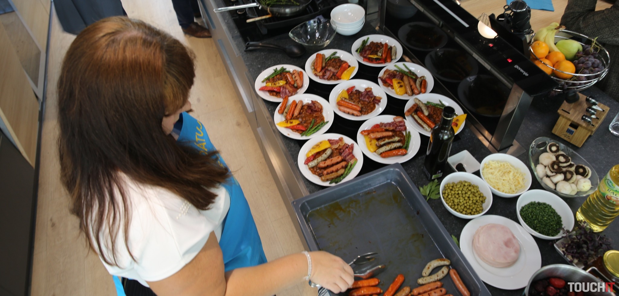 4ka oslávila tretie výročie netradične – raňajkami aj s ohňom (video)