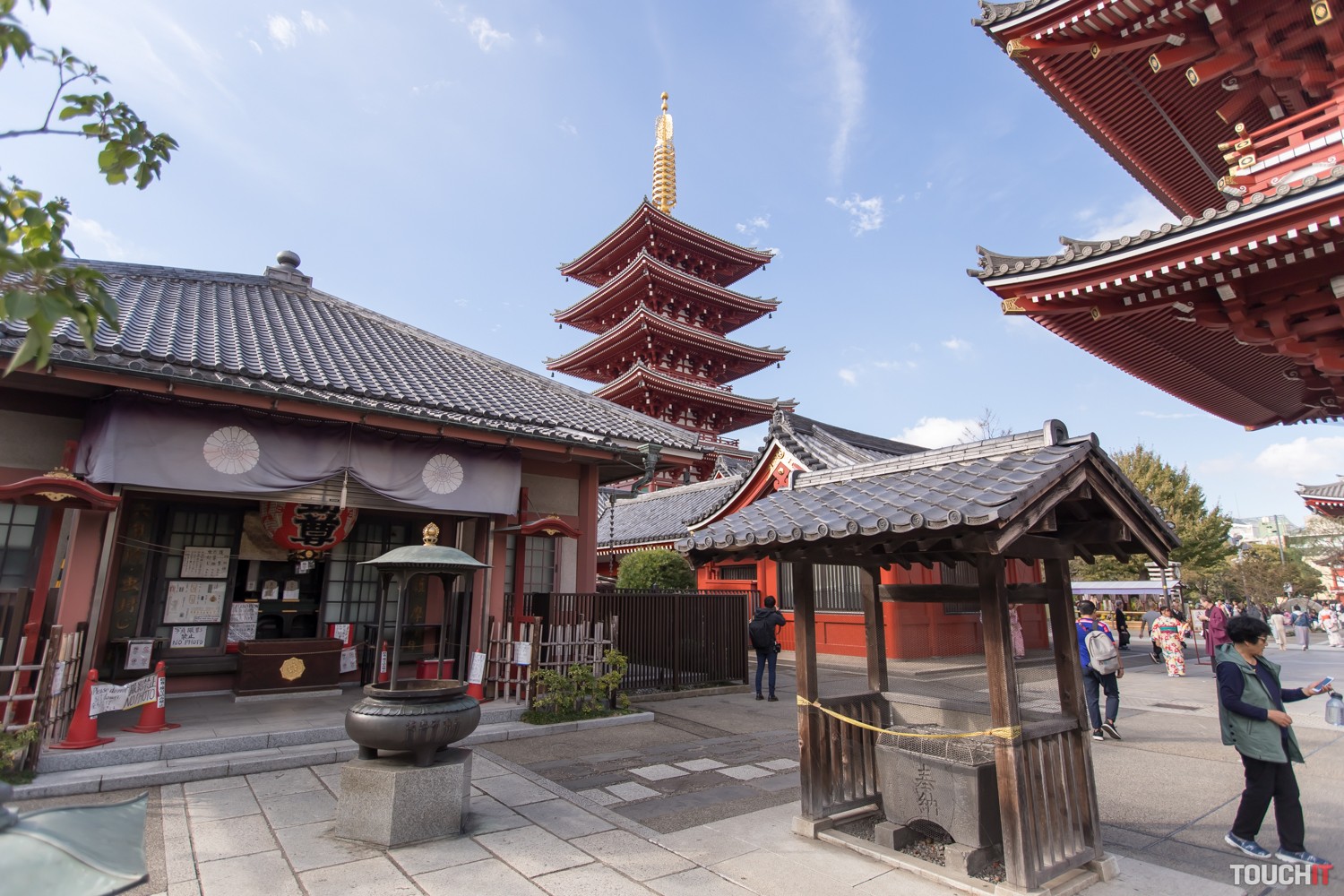 Na potulkách v Tokiu, alebo ako Apple nemôže odstrániť jack z iPadu