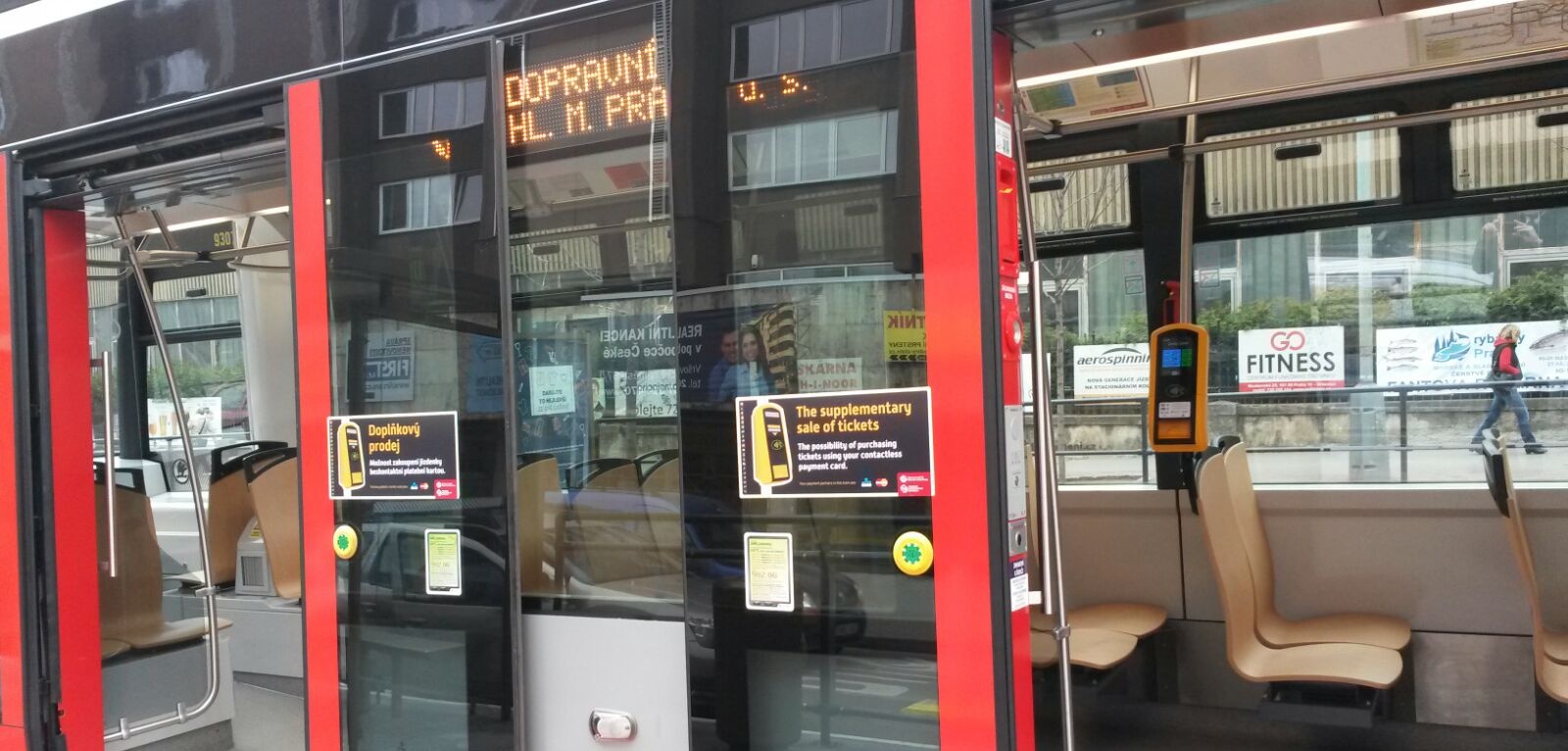 Mastercard je tu pre Smart Cities. V Prahe si kúpite lístok priamo v električke vašou kartou