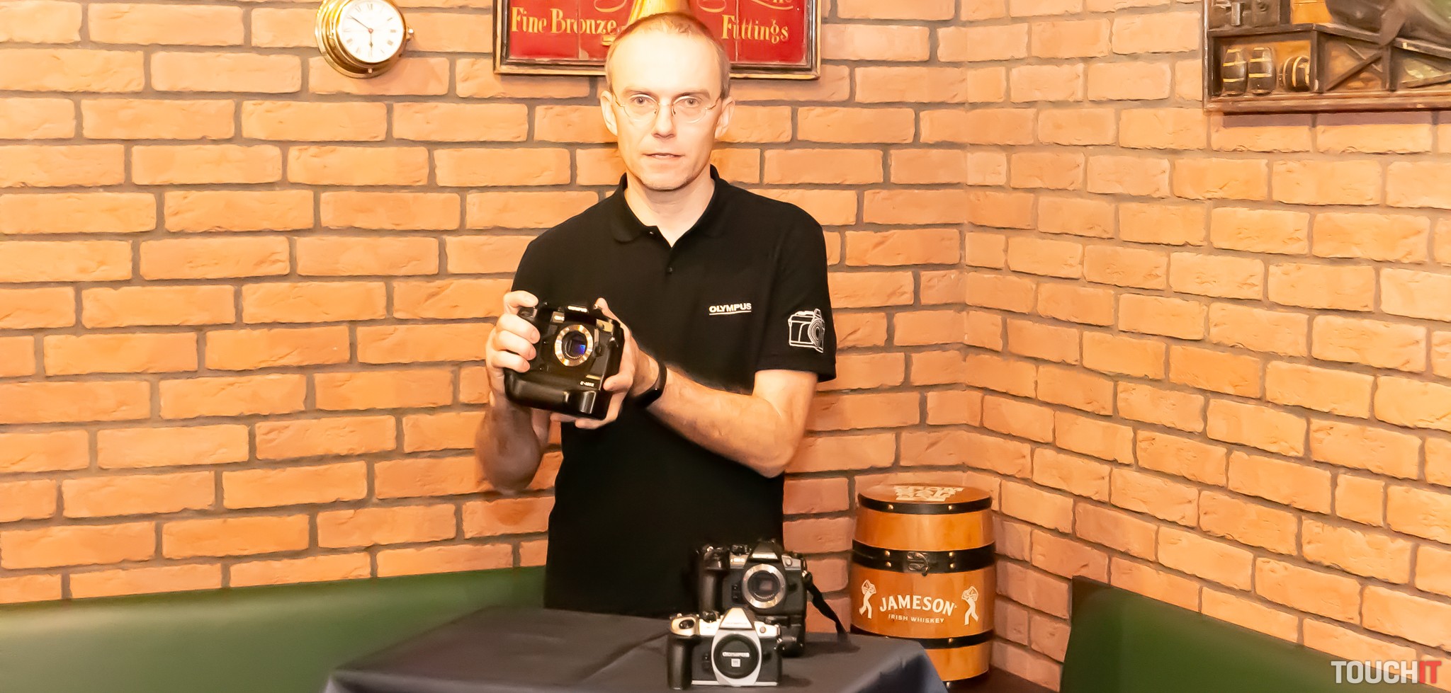 Olympus predstavuje svoju novú vlajkovú loď a trúfa si na úplne najlepších (video)