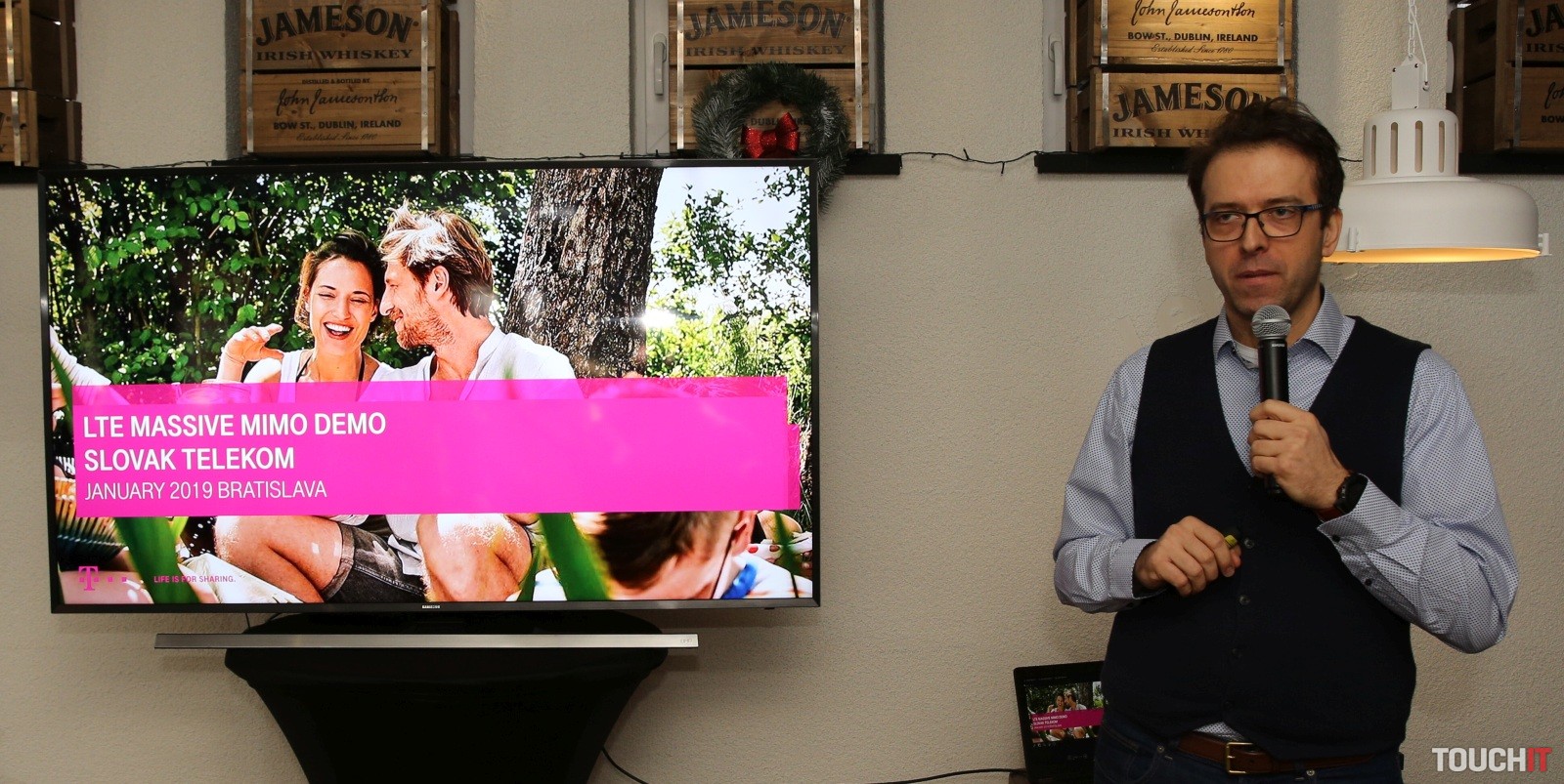 Telekom sa pripravuje na 5G: Testuje technológiu LTE Massive MIMO, ukázal ju v Bratislave (doplnené o video)