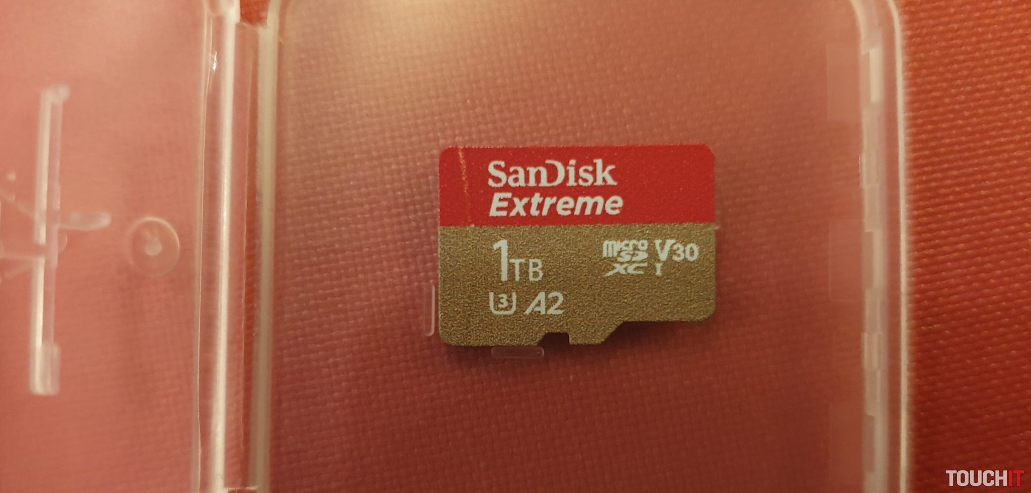 Rekord v SD karte. Zaplnili by ste takúto kapacitu?