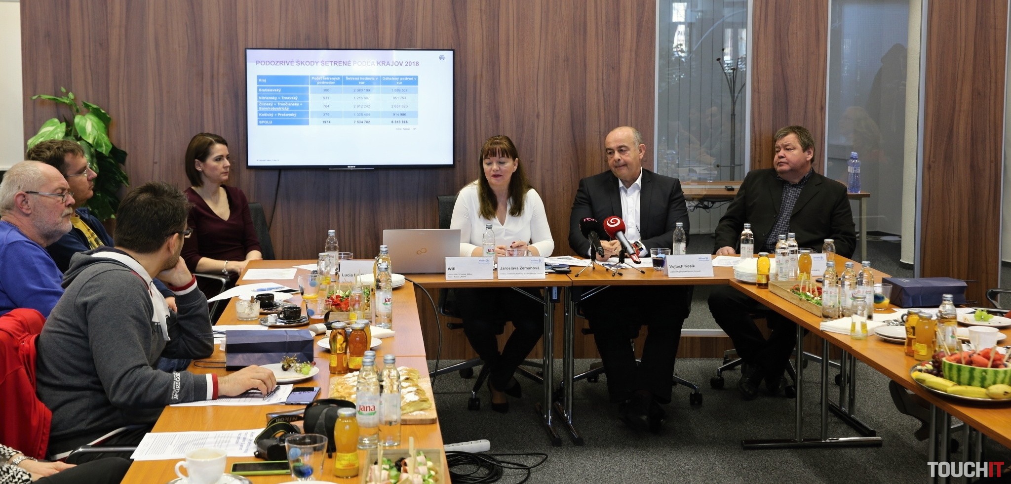 Podvádzať pri poistení sa neoplatí. A pozor, čo si dávate na sociálne siete, kontrolujú aj to