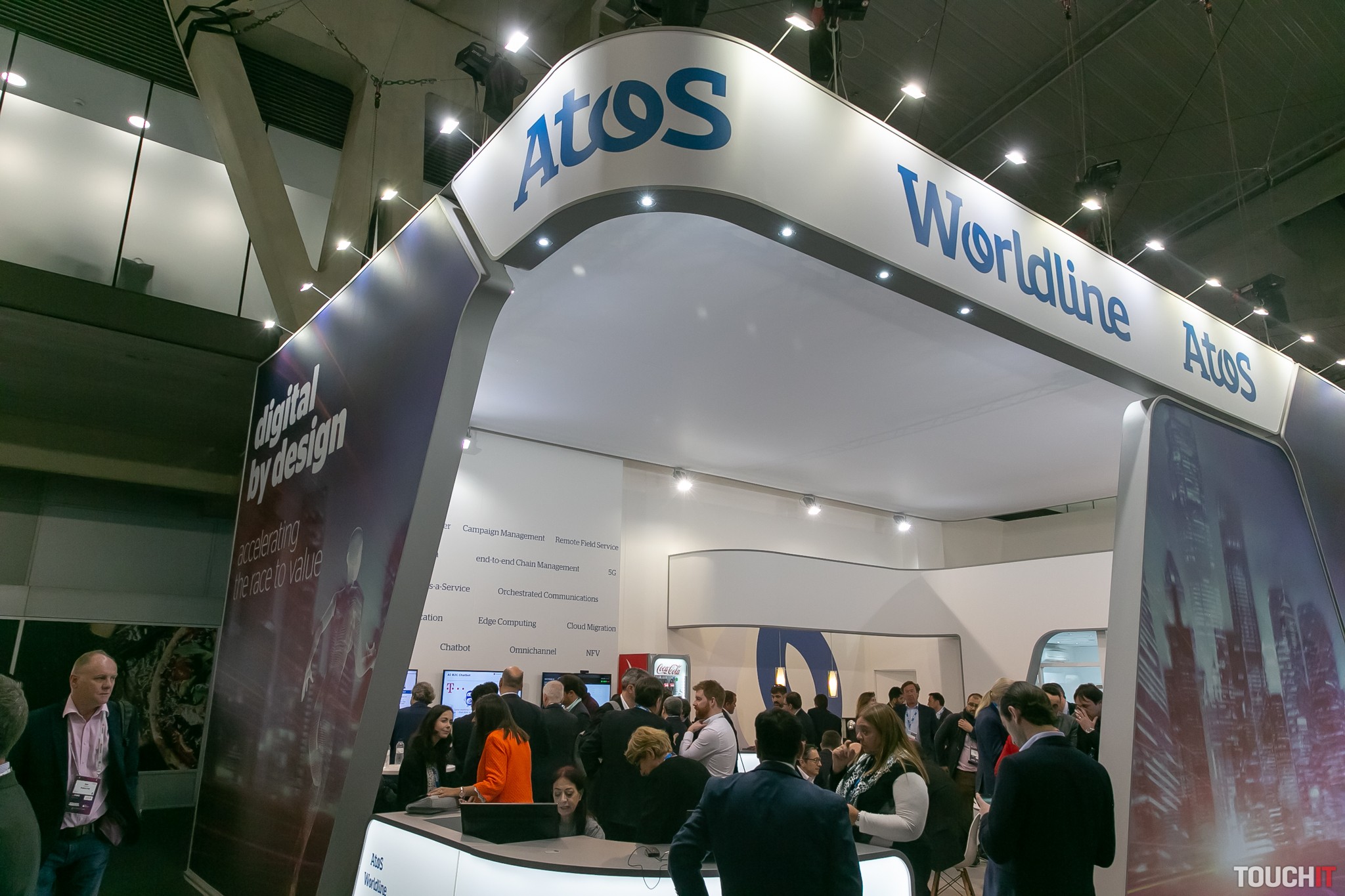 Atos pripravil v spolupráci s Coca-Cola špeciálnu IoT chladničku (VIDEO)