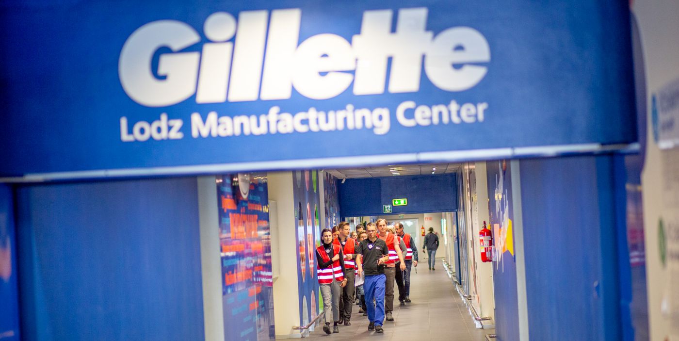 Takto sa vyrábajú holiace strojčeky a žiletky: Navštívili sme továreň Gillette