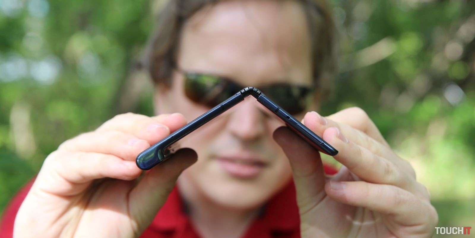 Vyskúšali sme skladateľný smartfón Huawei Mate X (PRVÉ DOJMY)