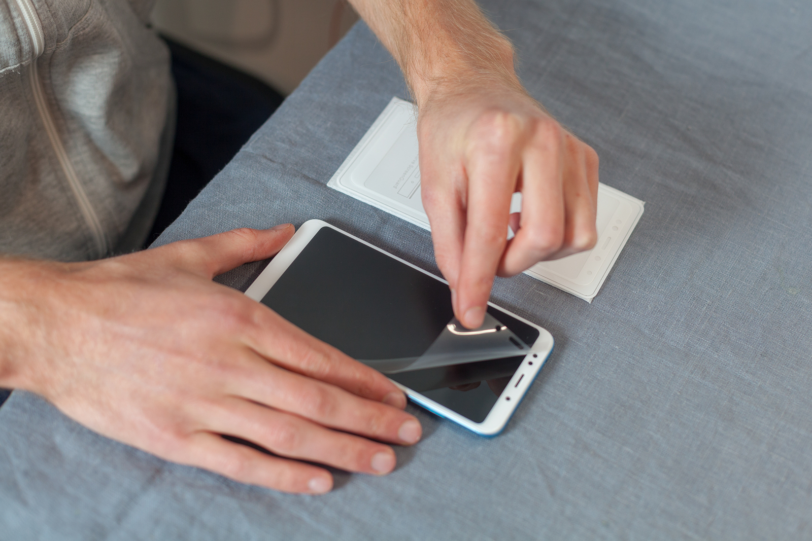 Príbeh: Od priesvitného kúsku čohosi až po kvalitné tvrdené sklo