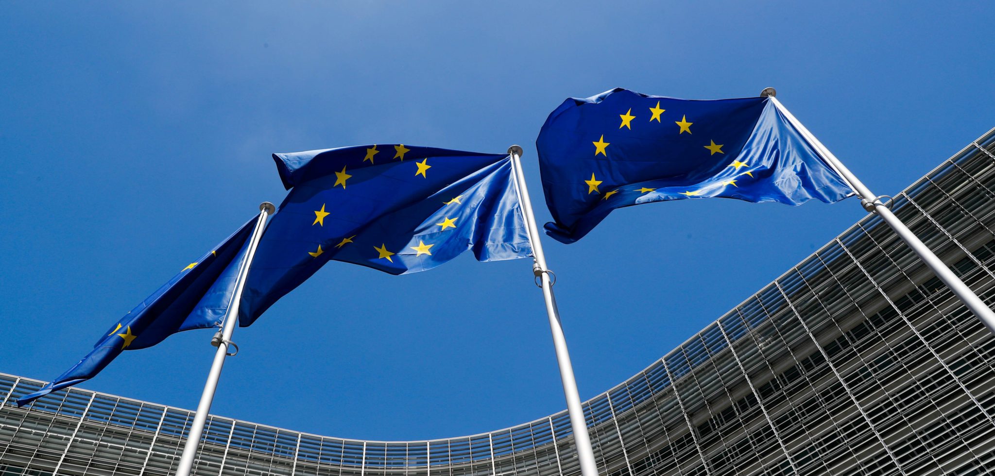 EÚ si posvieti na stránky pre dospelých