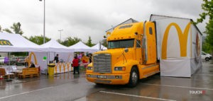 Tak aké mäso vlastne používa McDonald’s? Nasaďte si okuliare pre virtuálnu realitu a pozrite si to. Vieme kde a kedy