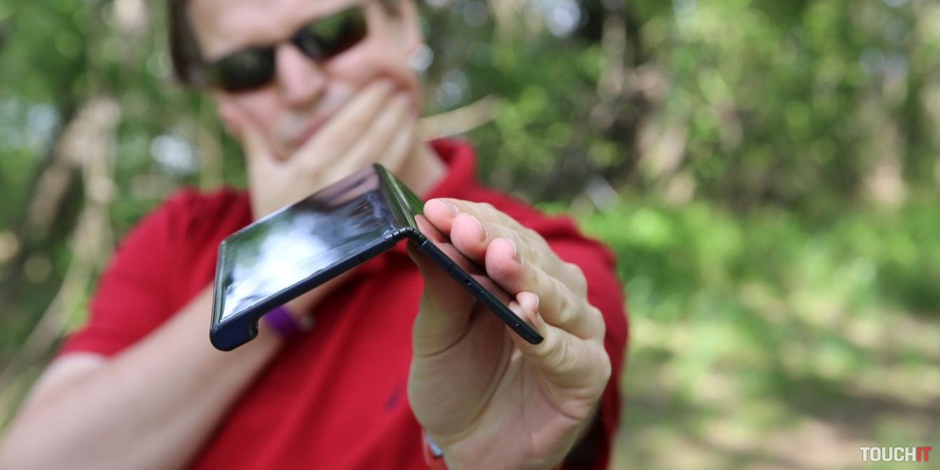 Huawei Mate X: Vyskúšali sme skladateľný smartfón, pozrite si video (VIDEO TOUCHIT)