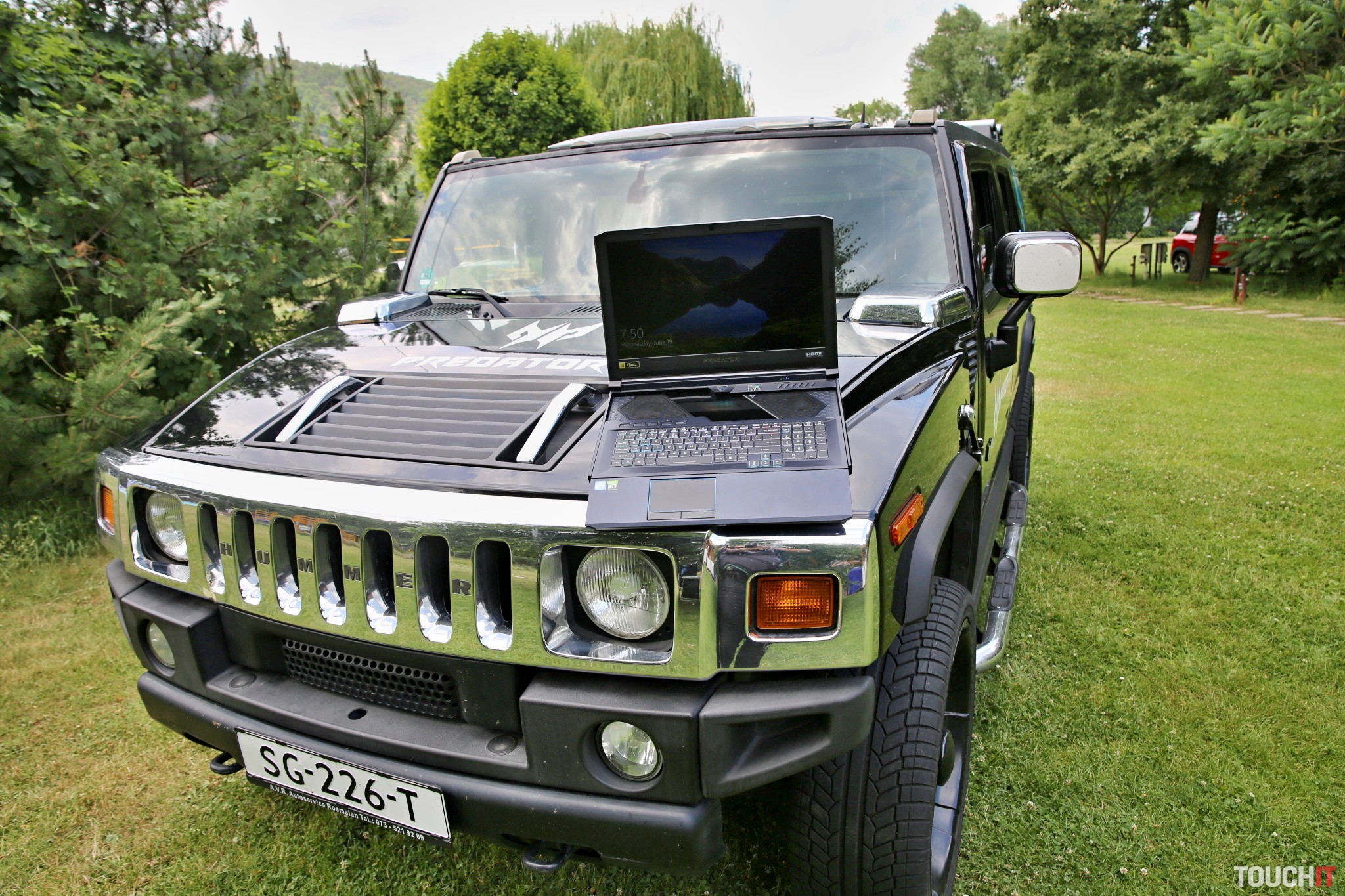 Acer Predator Helios 700: sovie krídlo a vysúvateľná klávesnica v hernom noteboooku s brutálnym výkonom (VIDEO TOUCHIT)