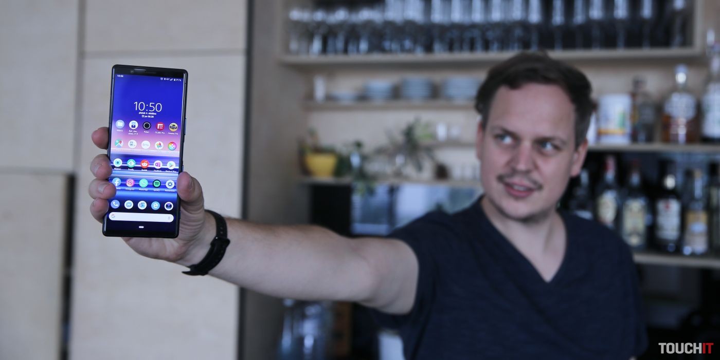 Sony Xperia 5: Prečo má číslo 5 v názve a čím sa odlišuje od Xperie 1? (VIDEO TOUCHIT)