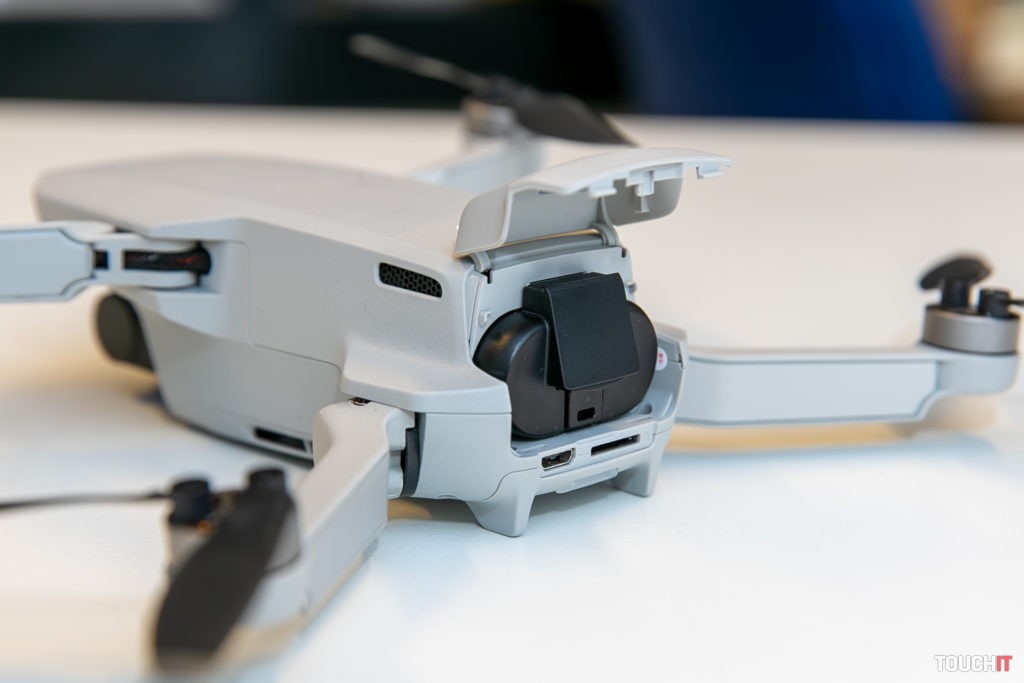 Vymeniteľná batéria v drone DJI Mavic Mini