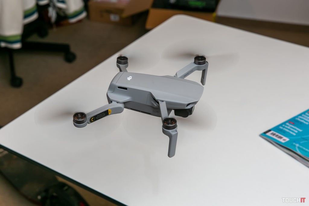 DJI Mavic Mini pri pristávaní
