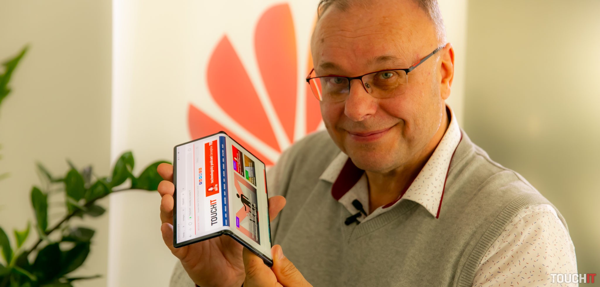 Prvé dojmy so skladacím Huawei Mate Xs (VIDEO TOUCHIT)