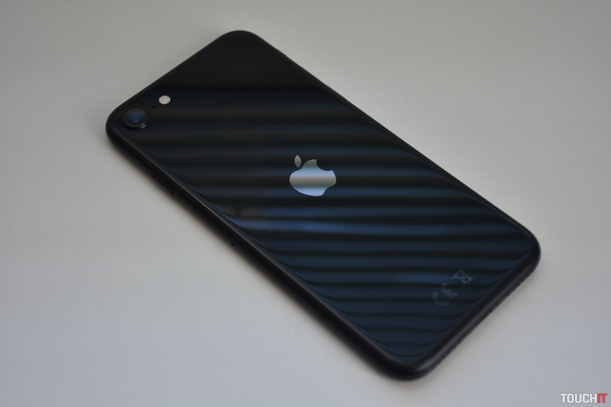 iPhone SE 3 (2022) údajne prekvapí cenou