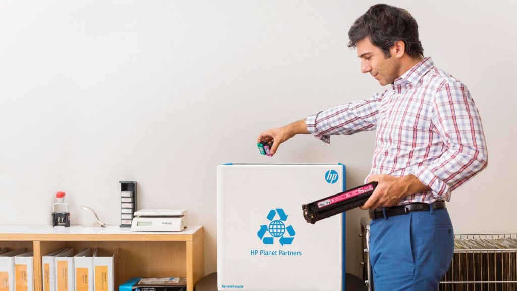 Spoločnosť HP umožňuje bezplatnú recykláciu použitých kaziet prostredníctvom recyklačného programu HP Planet Partners