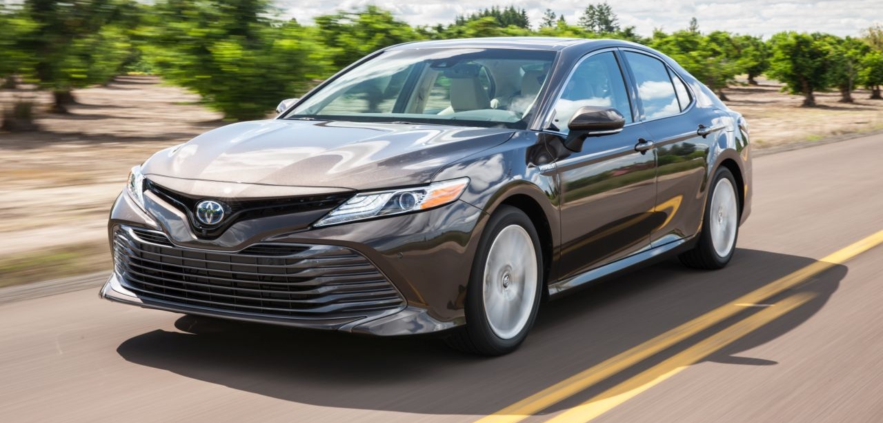 https://touchit.sk/wp-content/uploads/2020/05/2020_toyota_camry_xle_hybrid_01__nowat.jpg