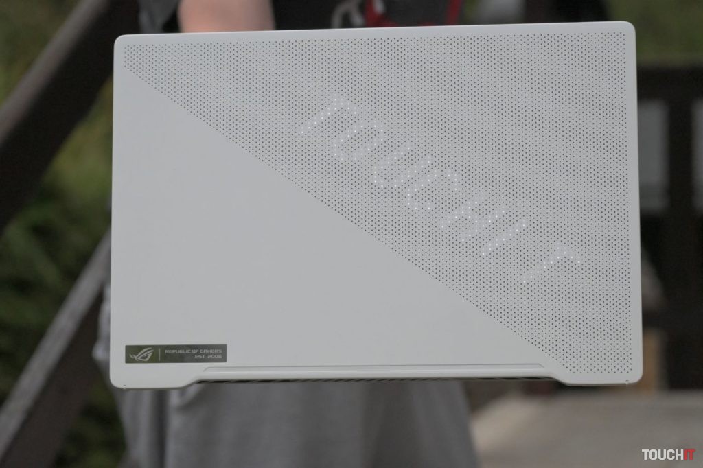 ROG Zephyrus G14 – GA401 AniMe (GA401IV-AniMe132T)