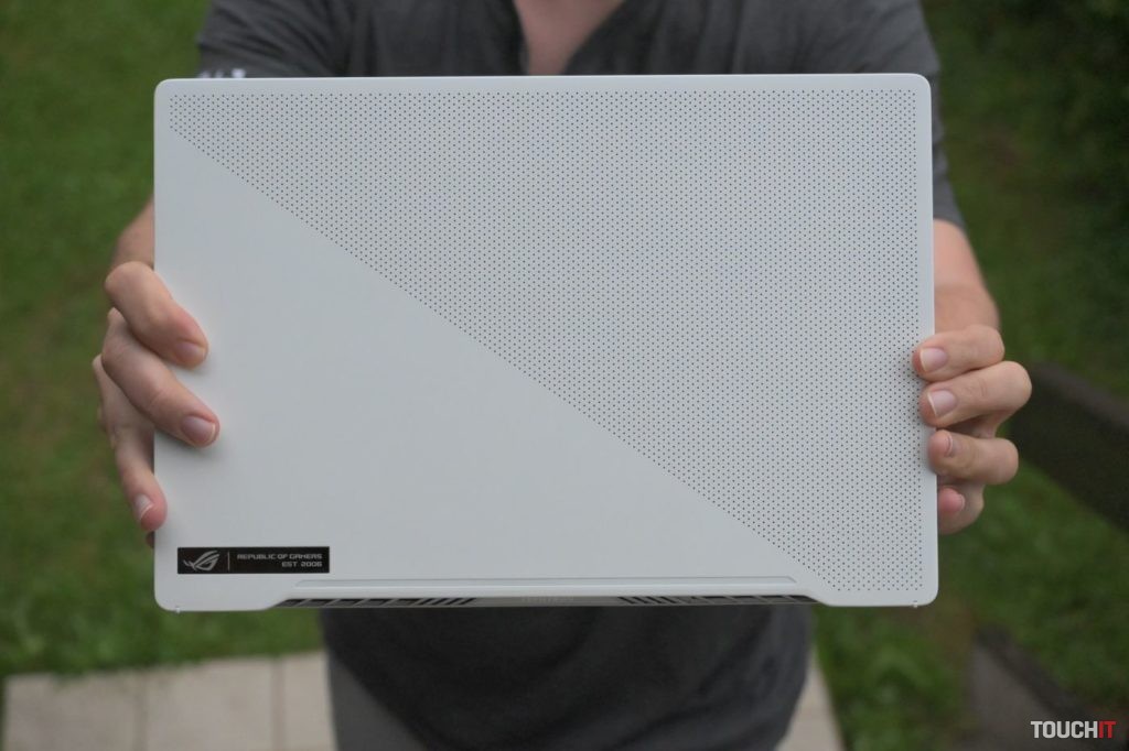 ROG Zephyrus G14 – GA401 AniMe (GA401IV-AniMe132T)