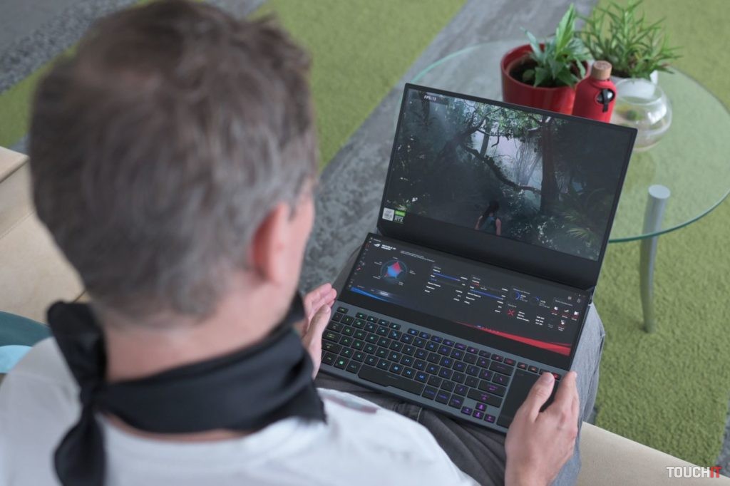ROG Zephyrus Duo 15 GX550