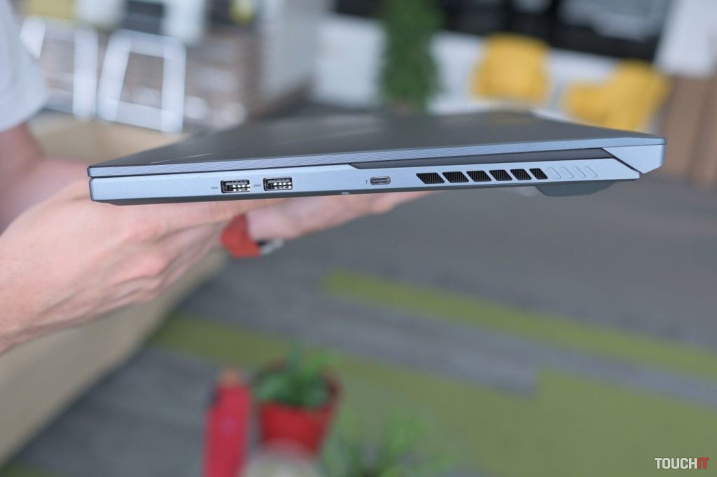 ROG Zephyrus Duo 15 GX550