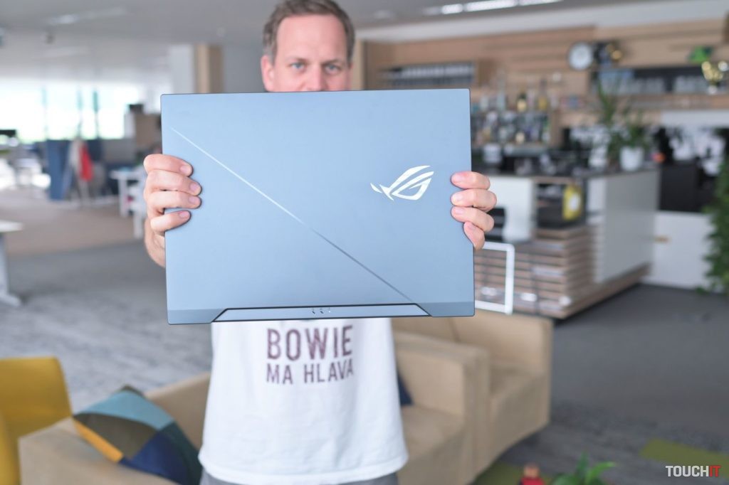 ROG Zephyrus Duo 15 GX550