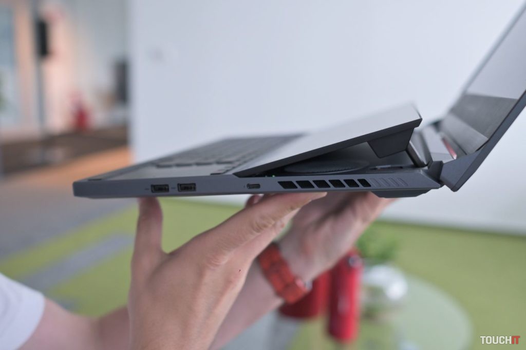 ROG Zephyrus Duo 15 GX550