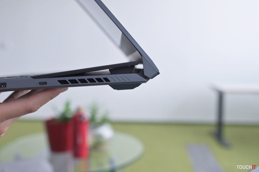 ROG Zephyrus Duo 15 GX550